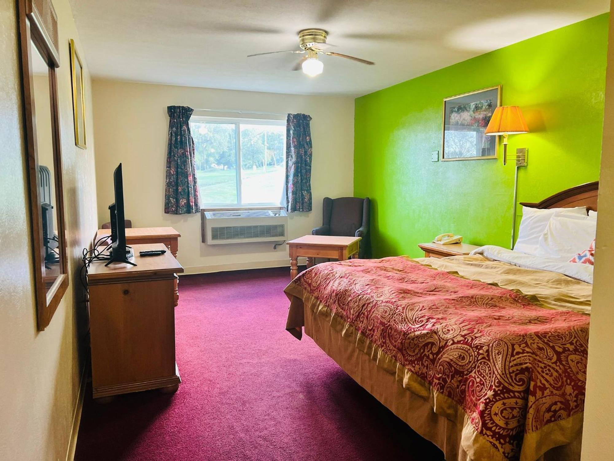 Villa Inn Motel Near Hwy 12 Wi Capital O Fort Atkinson Eksteriør billede