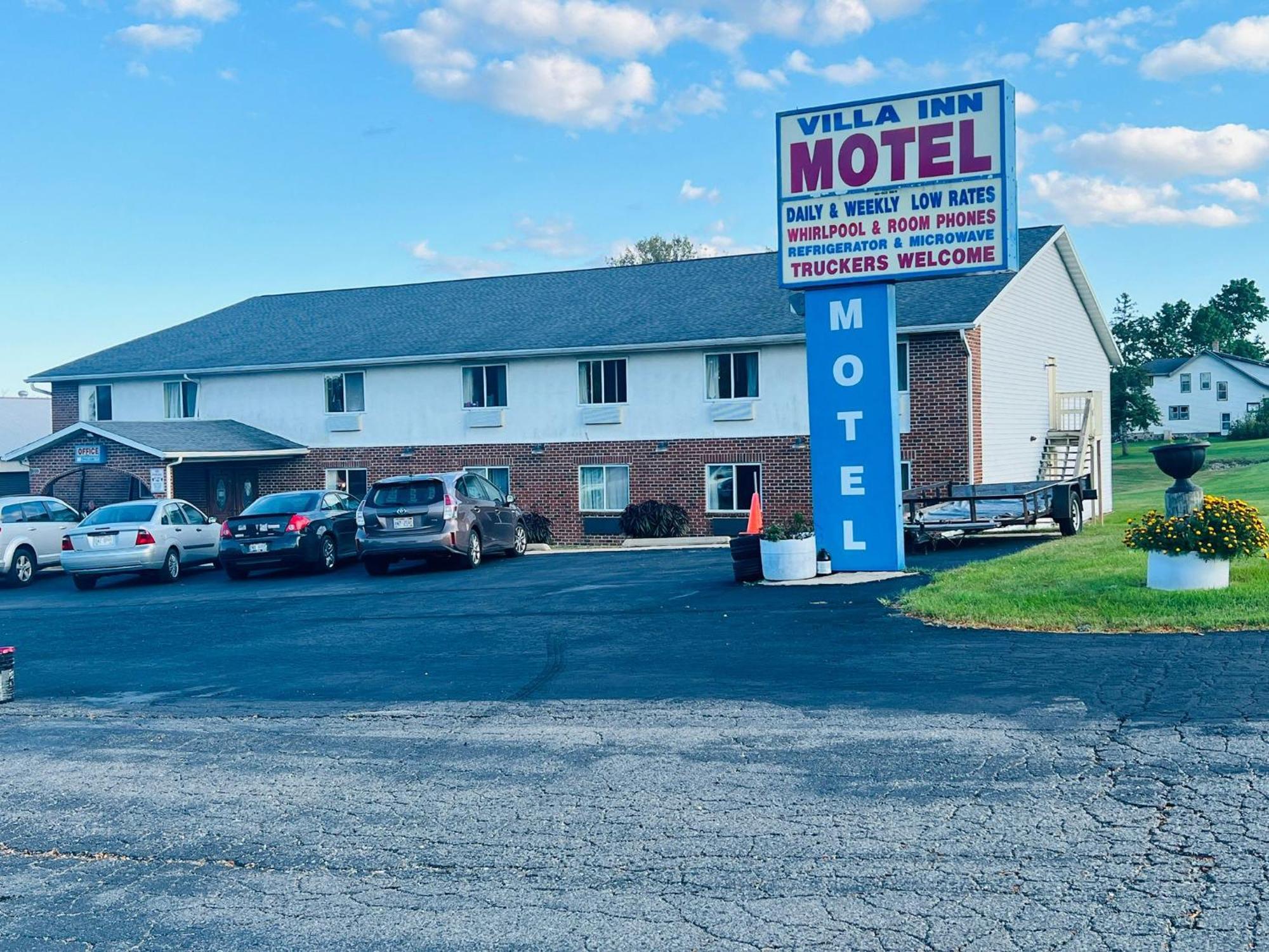 Villa Inn Motel Near Hwy 12 Wi Capital O Fort Atkinson Eksteriør billede