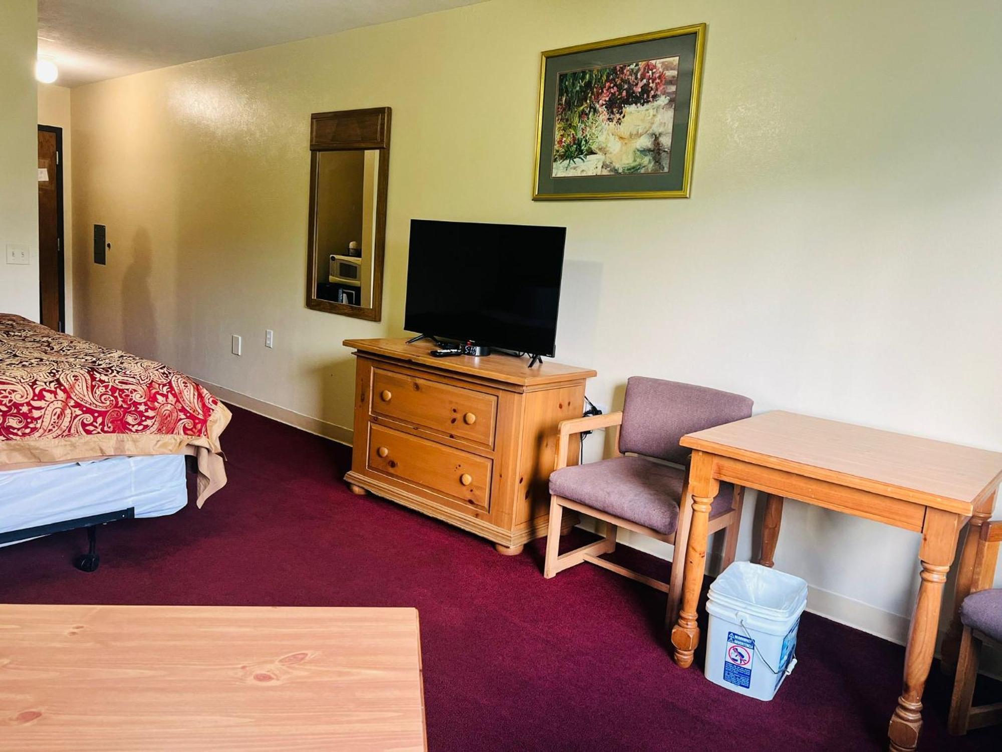 Villa Inn Motel Near Hwy 12 Wi Capital O Fort Atkinson Eksteriør billede