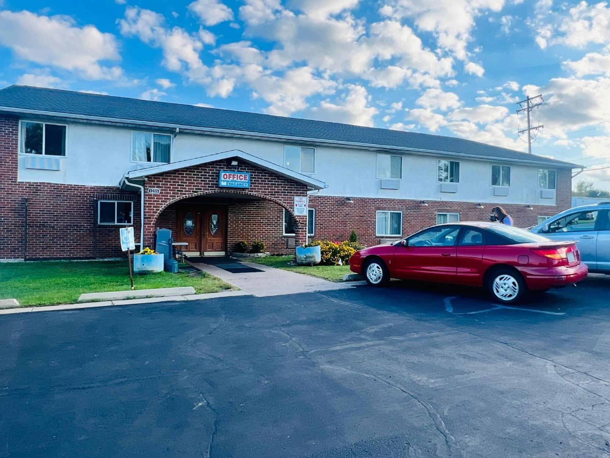 Villa Inn Motel Near Hwy 12 Wi Capital O Fort Atkinson Eksteriør billede